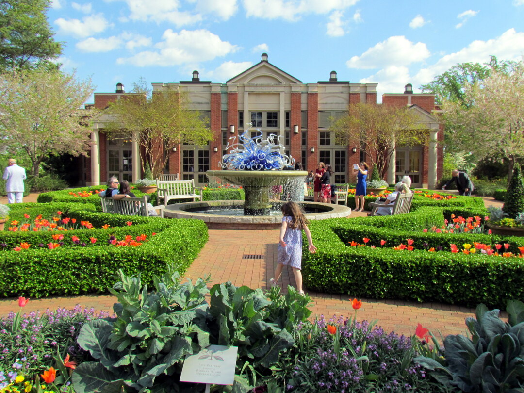 is atlanta botanical garden open year round